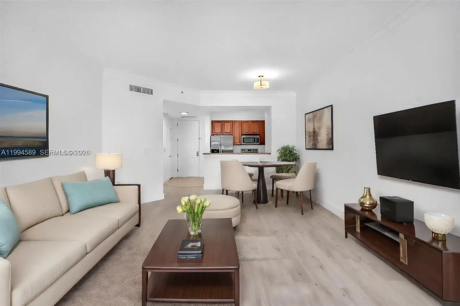 1 bedroom 1 bath Residential for sale at 3001 NE 185th St # 122, Aventura FL 33180