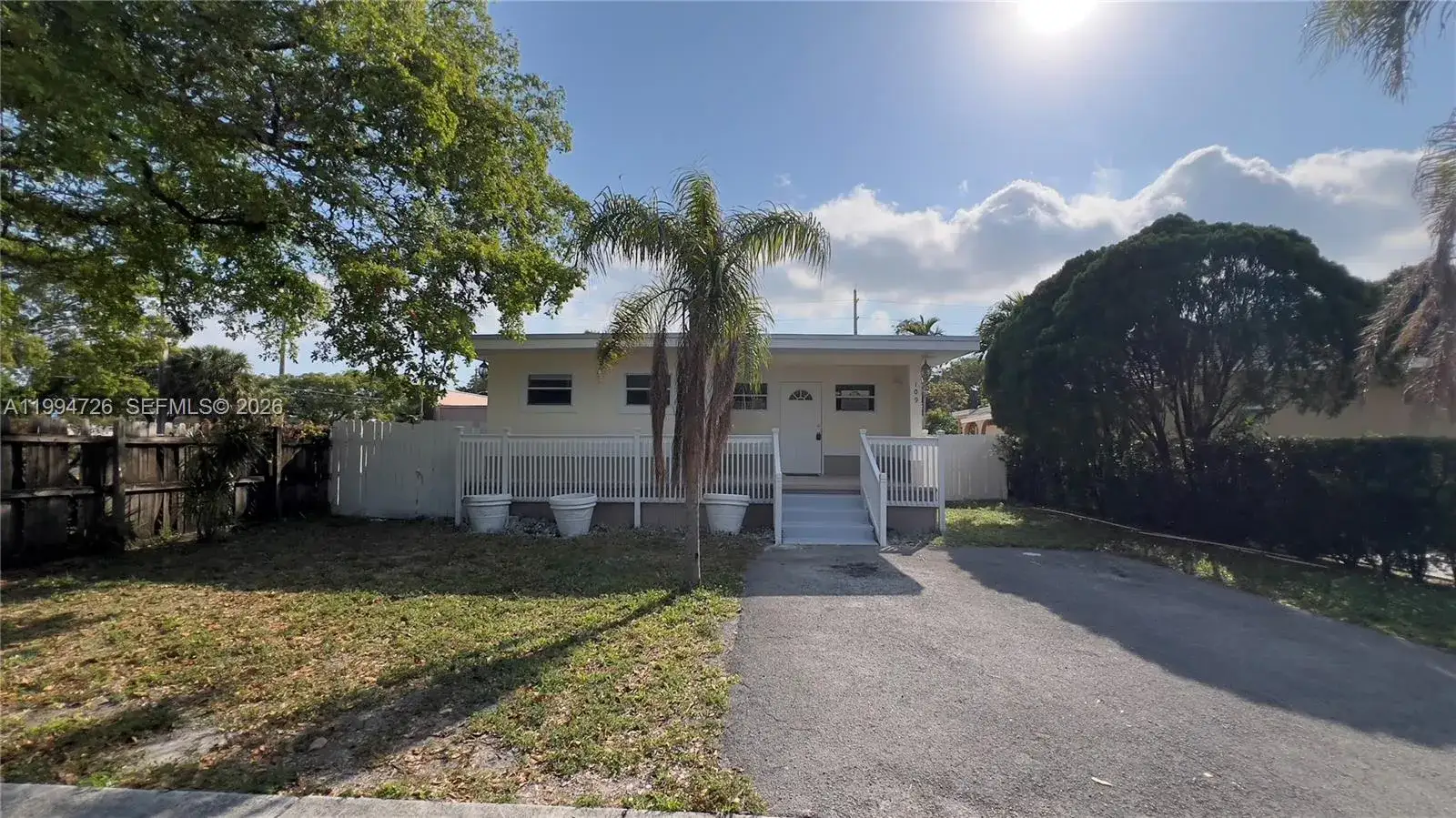 3 bedroom 2 bath Residential Lease for rent at 109 SW 1st Ave, Hallandale Beach FL 33009