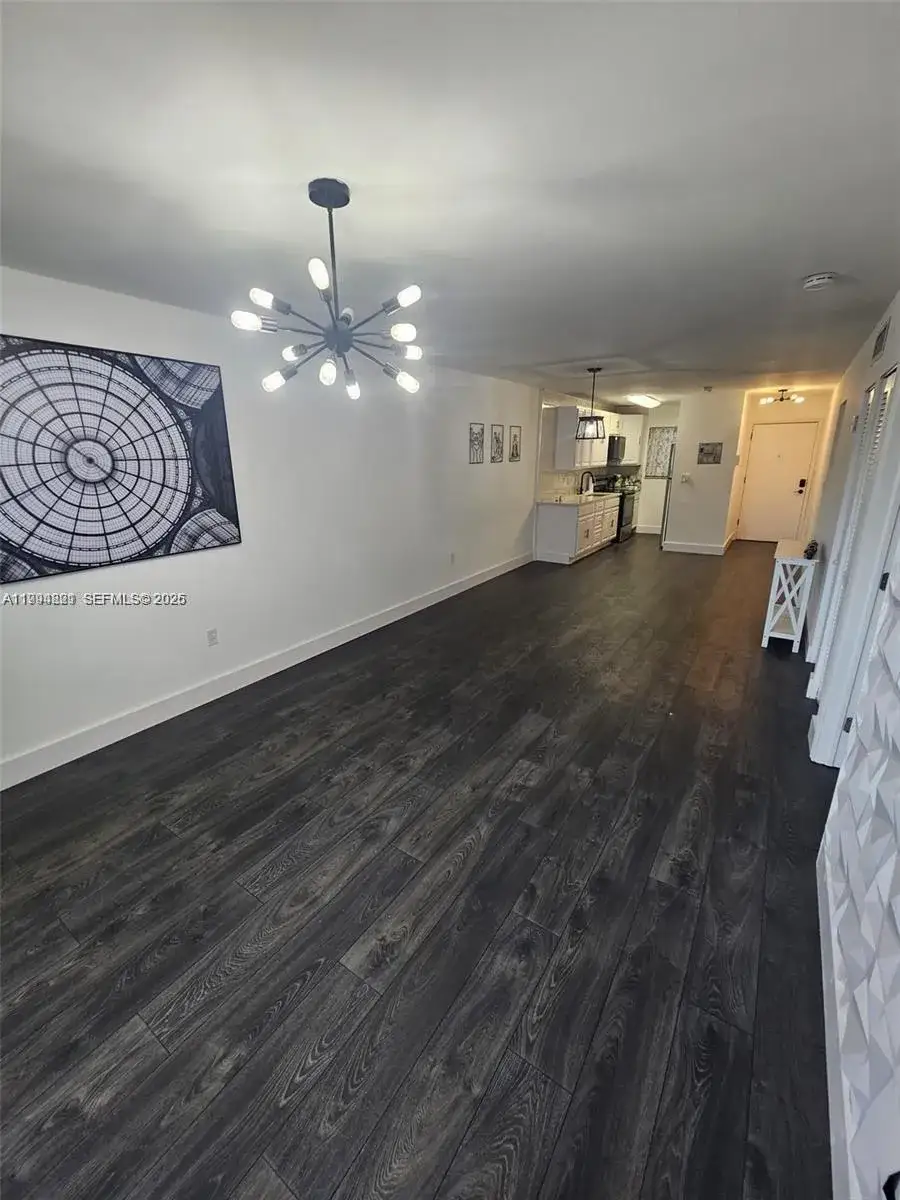 2 bedroom 2 bath Residential for sale at 6055 W 19th # 209, Hialeah FL 33012
