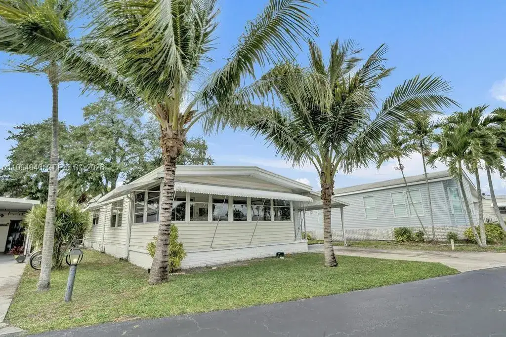 3495 Tee Terrace, Pompano Beach FL 33069