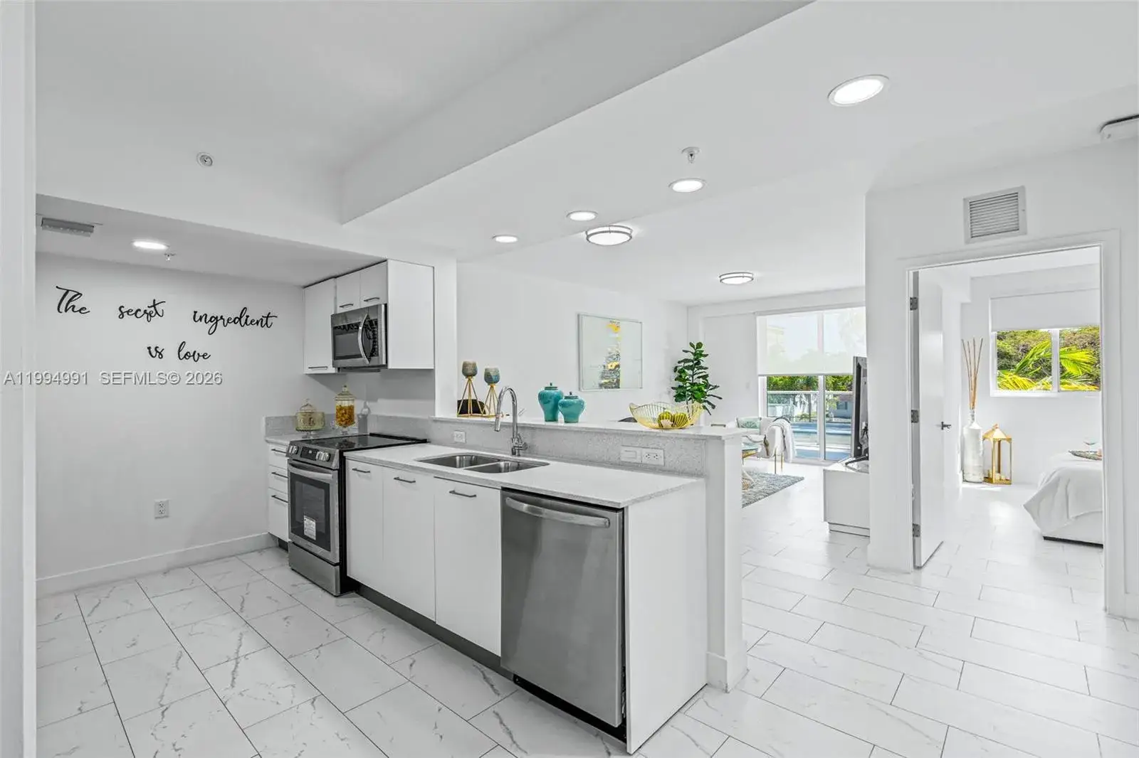 1 bedroom 1 bath Residential for sale at 1850 Monroe St # 205, Hollywood FL 33020