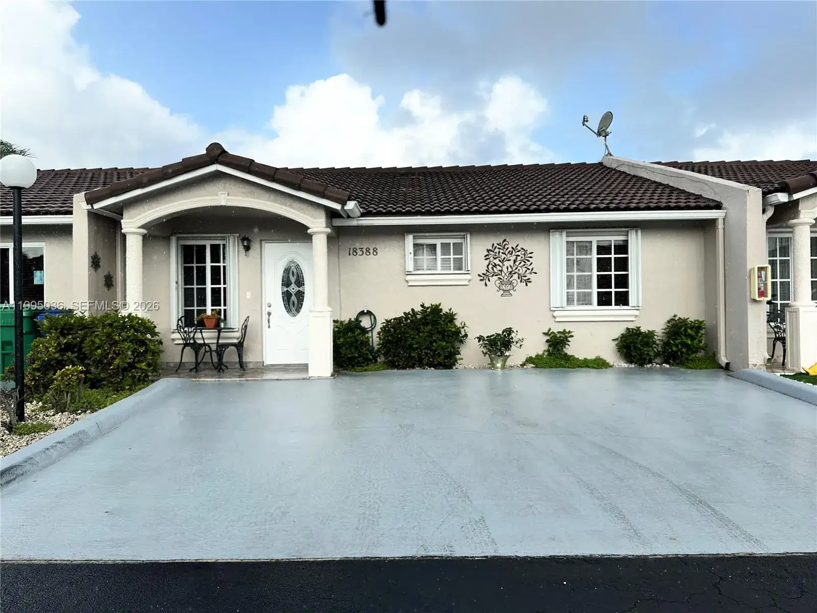 2 bedroom 2 bath Residential for sale at 18388 NW 75th Psge # 2603, Hialeah FL 33015