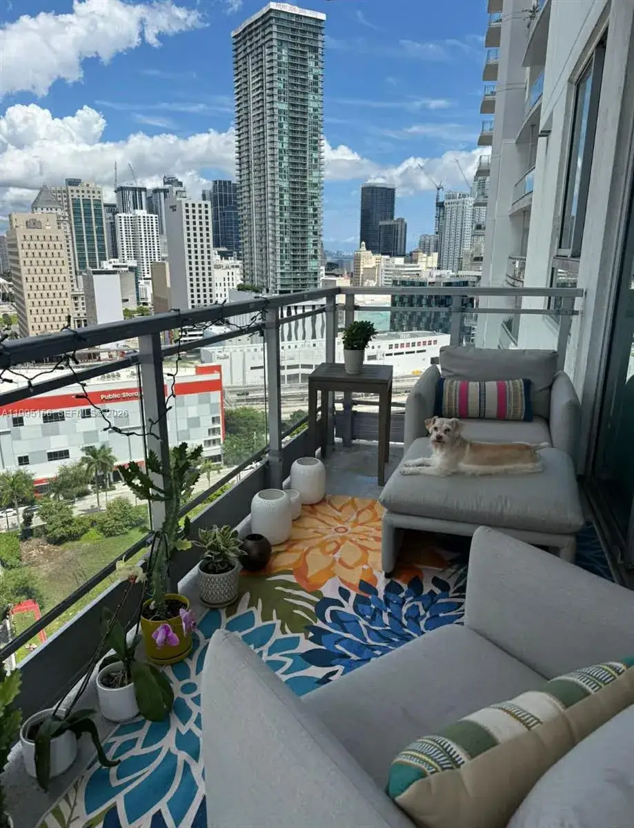 1 bedroom 1 bath Residential for sale at 90 SW 3RD STREET # 2112, Miami FL 33130
