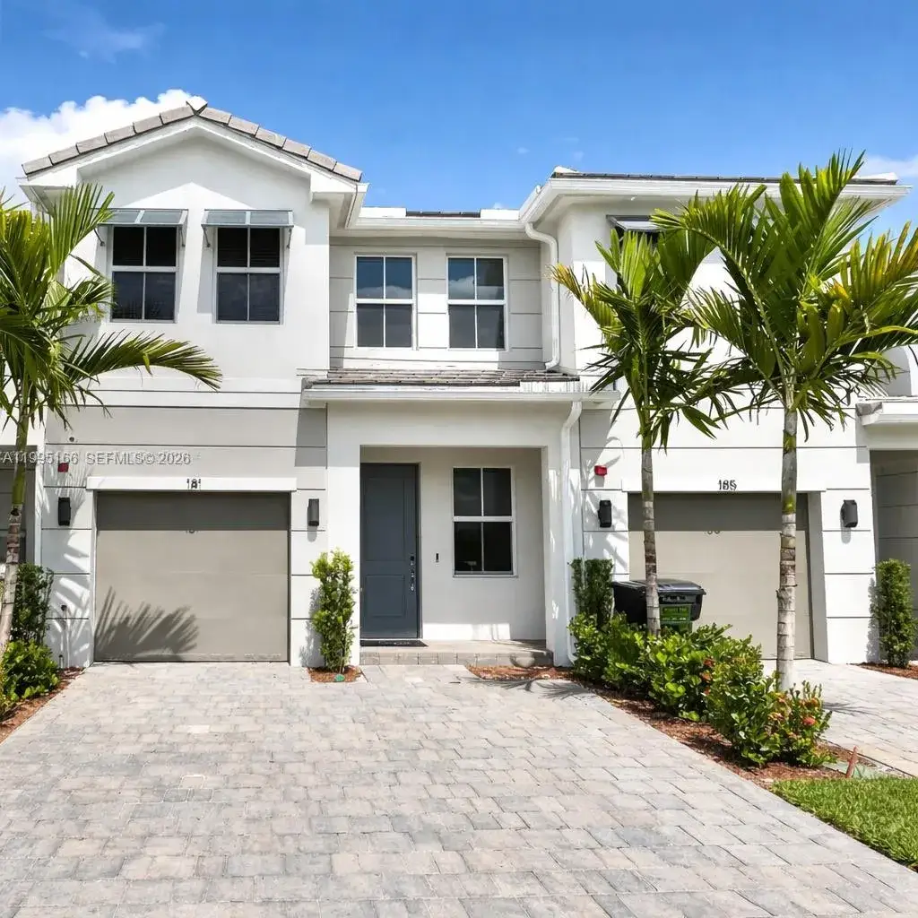 4 bedroom 3 bath Residential for sale at 181 SW 170th Ave, Pembroke Pines FL 33027