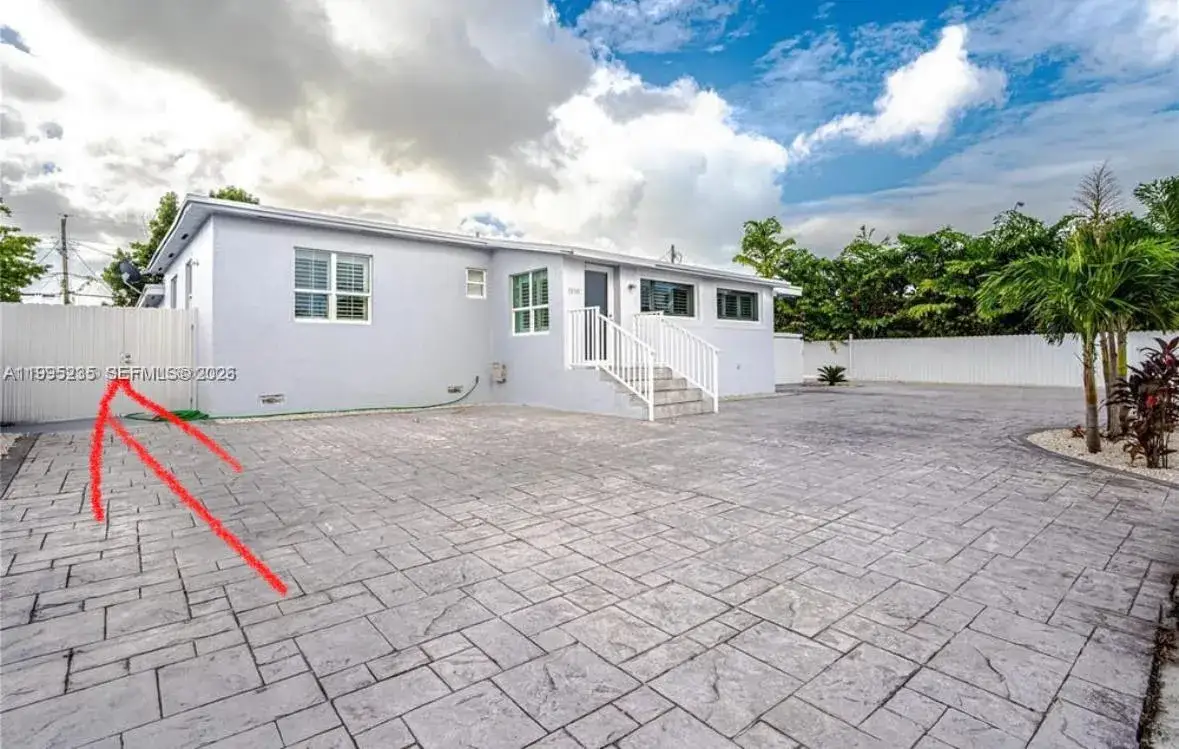 2 bedroom 1 bath Residential Lease for rent at 230 E 56th St # A, Hialeah FL 33013