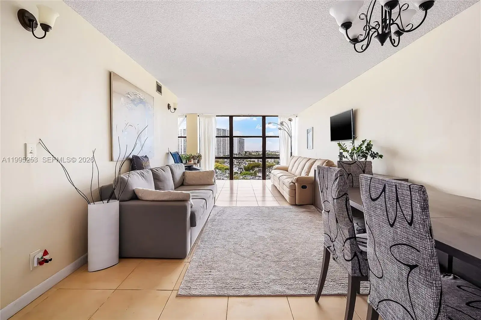 1 bedroom 1 bath Residential for sale at 800 Parkview Dr # 901, Hallandale Beach FL 33009