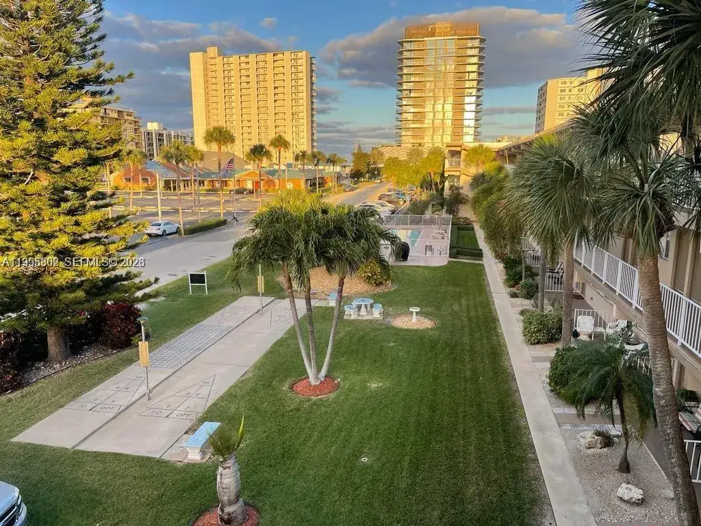 1 bedroom 1 bath Residential for sale at 3200 NE 7th Ct # 306C, Pompano Beach FL 33062