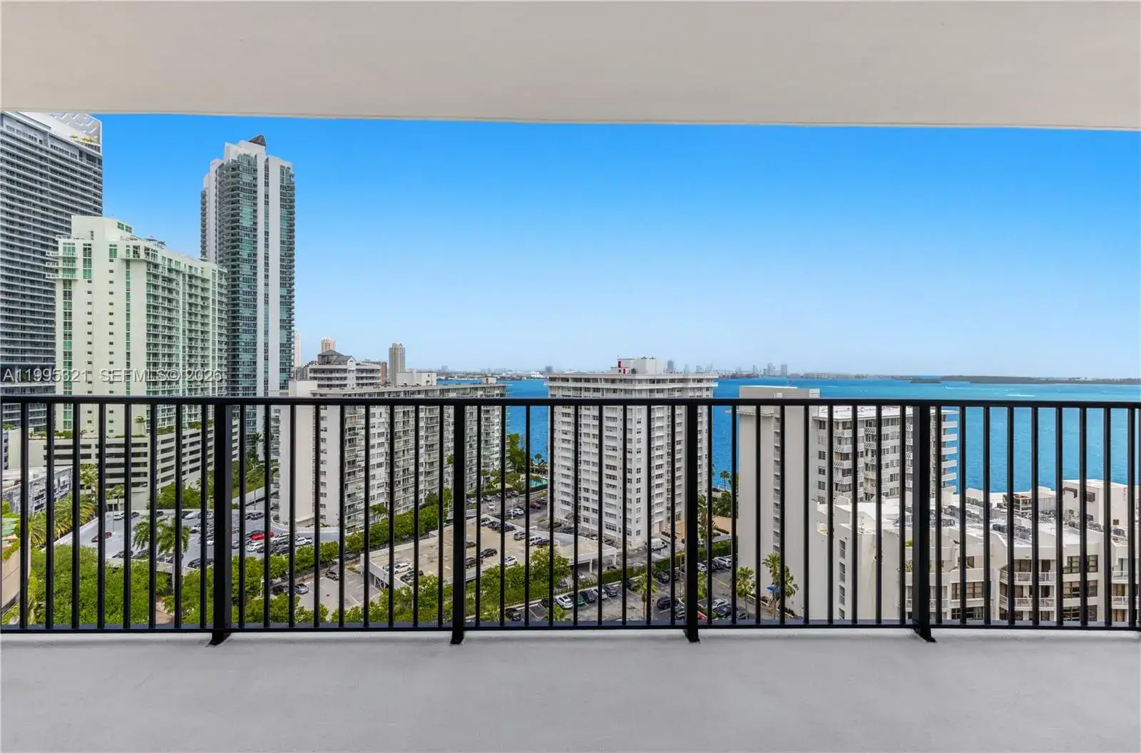 1 bedroom 1 bath Residential for sale at 1450 Brickell Bay Dr # 1814, Miami FL 33131