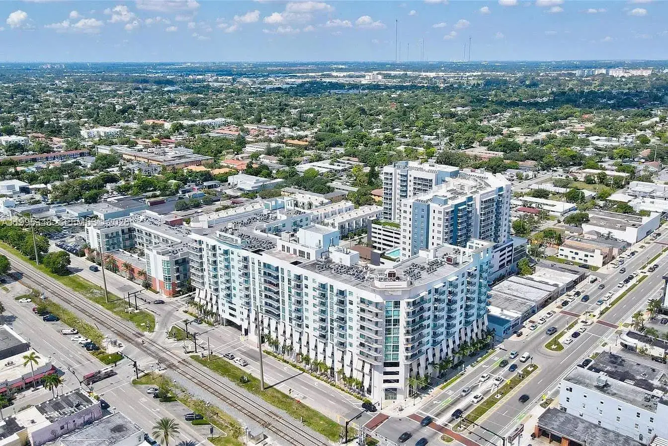3 bedroom 2 bath Residential for sale at 140 S Dixie Hwy # 1019, Hollywood FL 33020