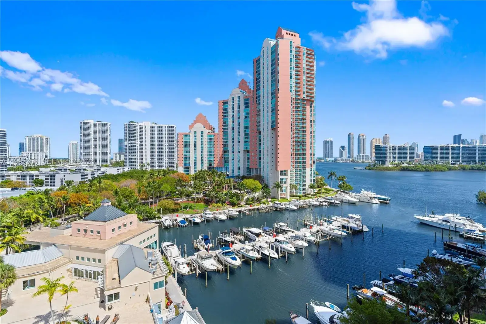 2 bedroom 3 bath Residential for sale at 3340 NE 190th St # 1004, Aventura FL 33180