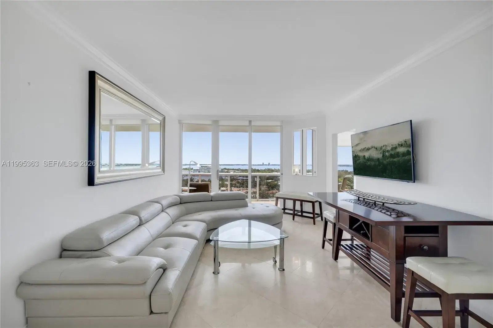 1 bedroom 2 bath Residential Lease for rent at 4779 Collins Ave # 1706, Miami Beach FL 33140