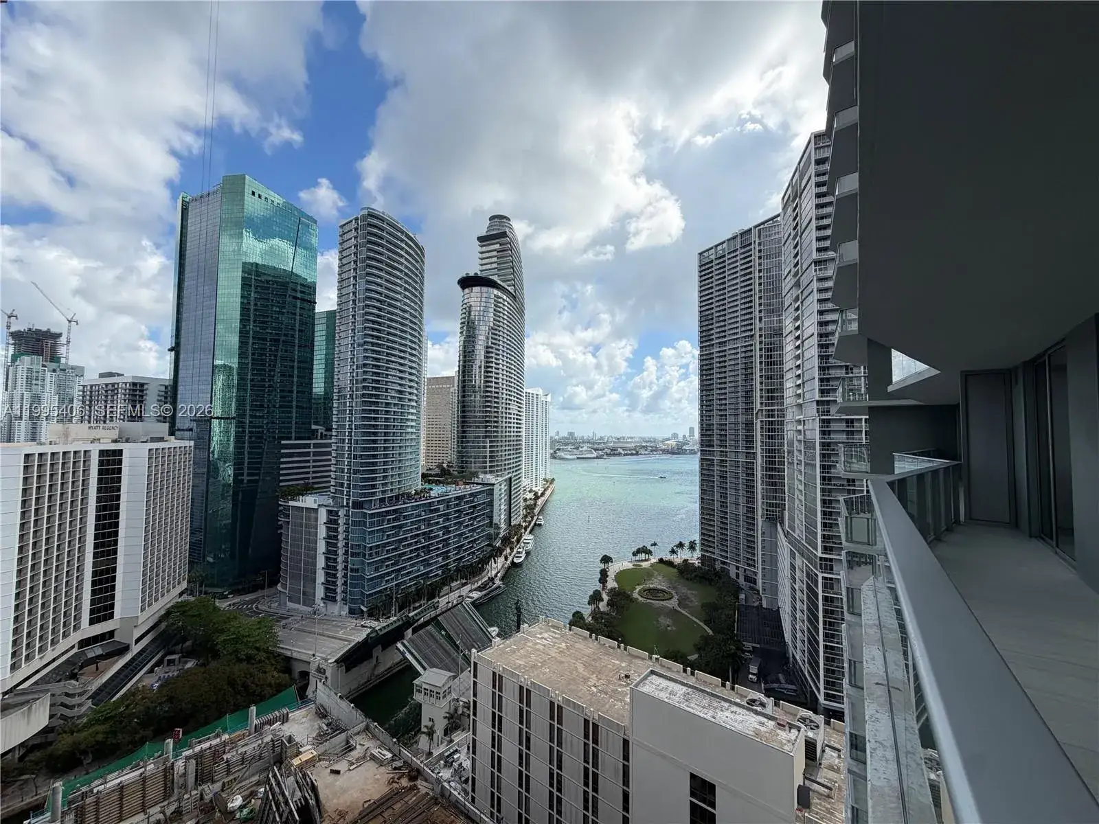 2 bedroom 2 bath Residential Lease for rent at 77 SE 5 # 2603, Miami FL 33131