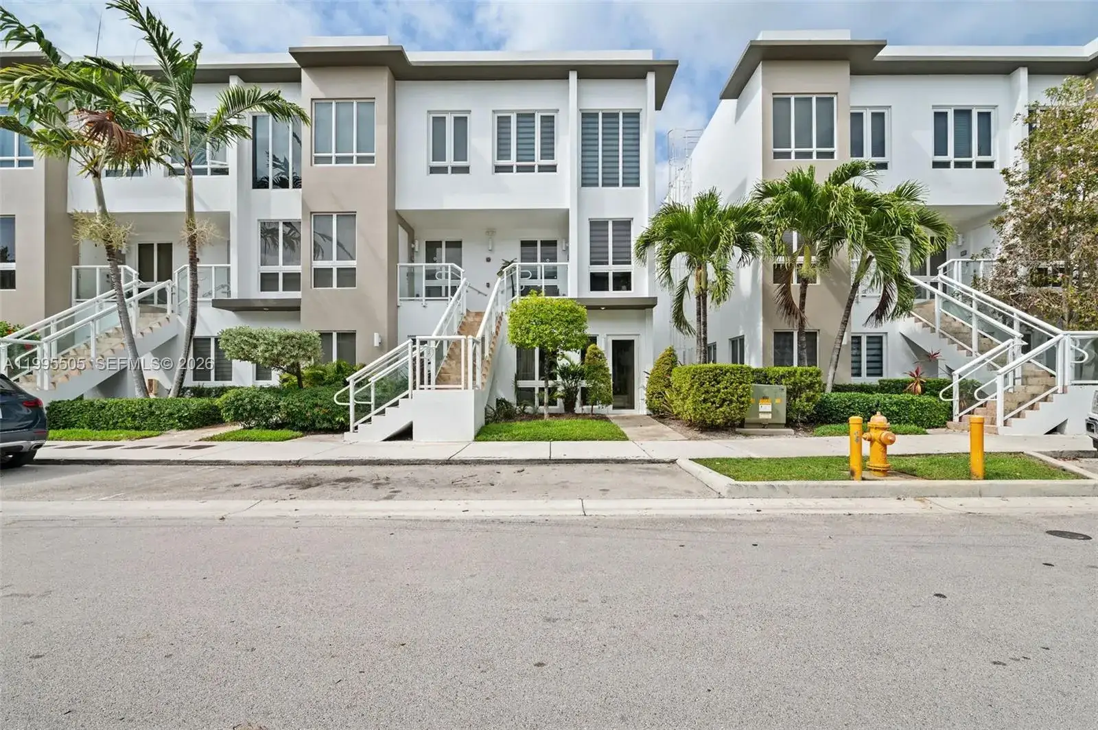 3 bedroom 2 bath Residential for sale at 10305 NW 63rd Ter # 105, Doral FL 33178
