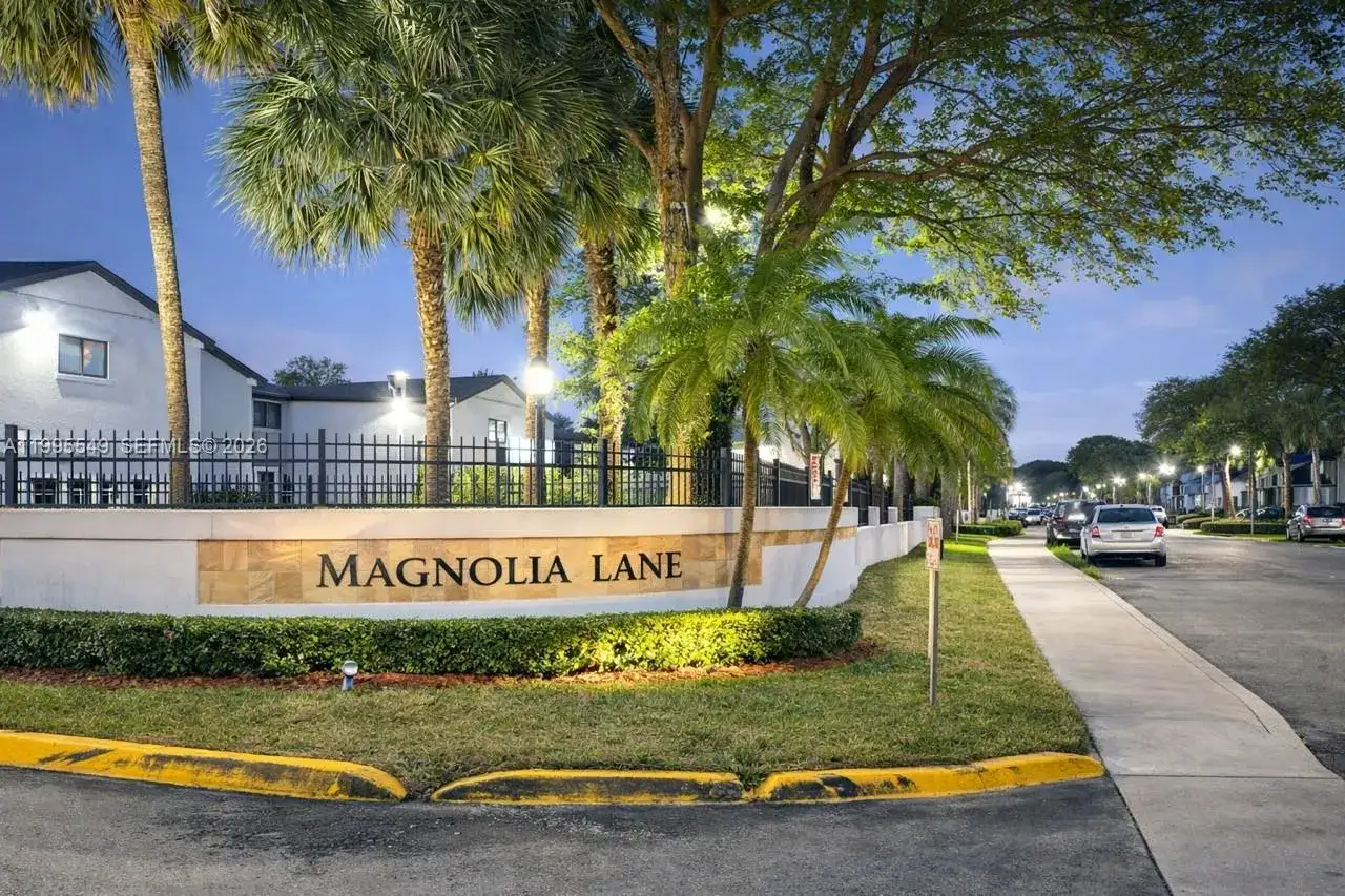 2 bedroom 1 bath Residential for sale at 7423 SW 152ND AVE # 103, Miami FL 33193