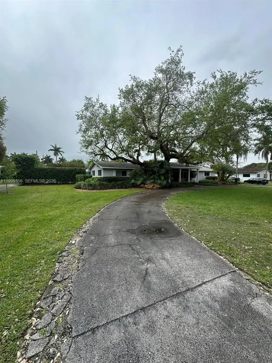 3 bedroom 3 bath Residential for sale at 6740 SW 144th St, Palmetto Bay FL 33158