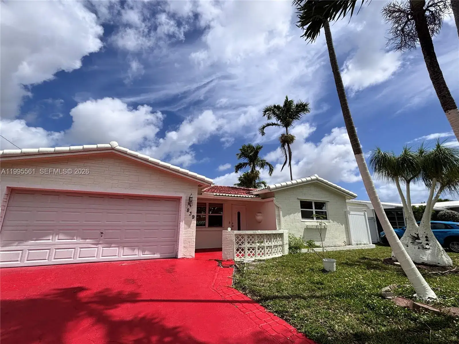 2 bedroom 2 bath Residential Lease for rent at 839 S Highland Dr, Hollywood FL 33021
