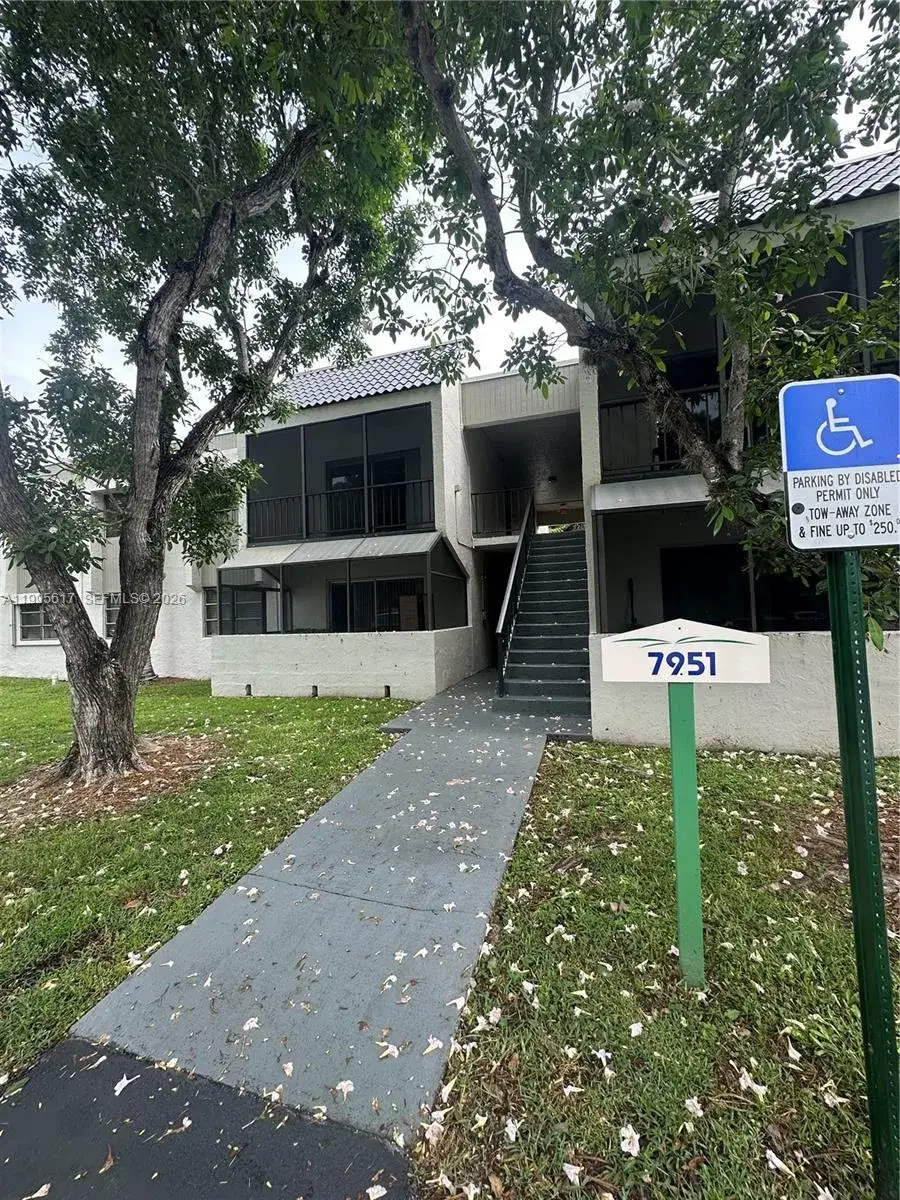 2 bedroom 1 bath Residential Lease for rent at 7951 SW 104th St # 209D, Miami FL 33156
