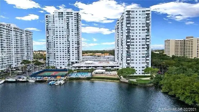 1 bedroom 1 bath Residential Lease for rent at 2750 NE 183rd St # 2407, Aventura FL 33160