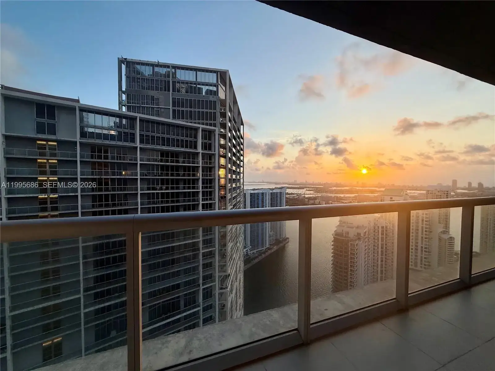 1 bedroom 1 bath Residential for sale at 495 Brickell Ave # 5106, Miami FL 33131