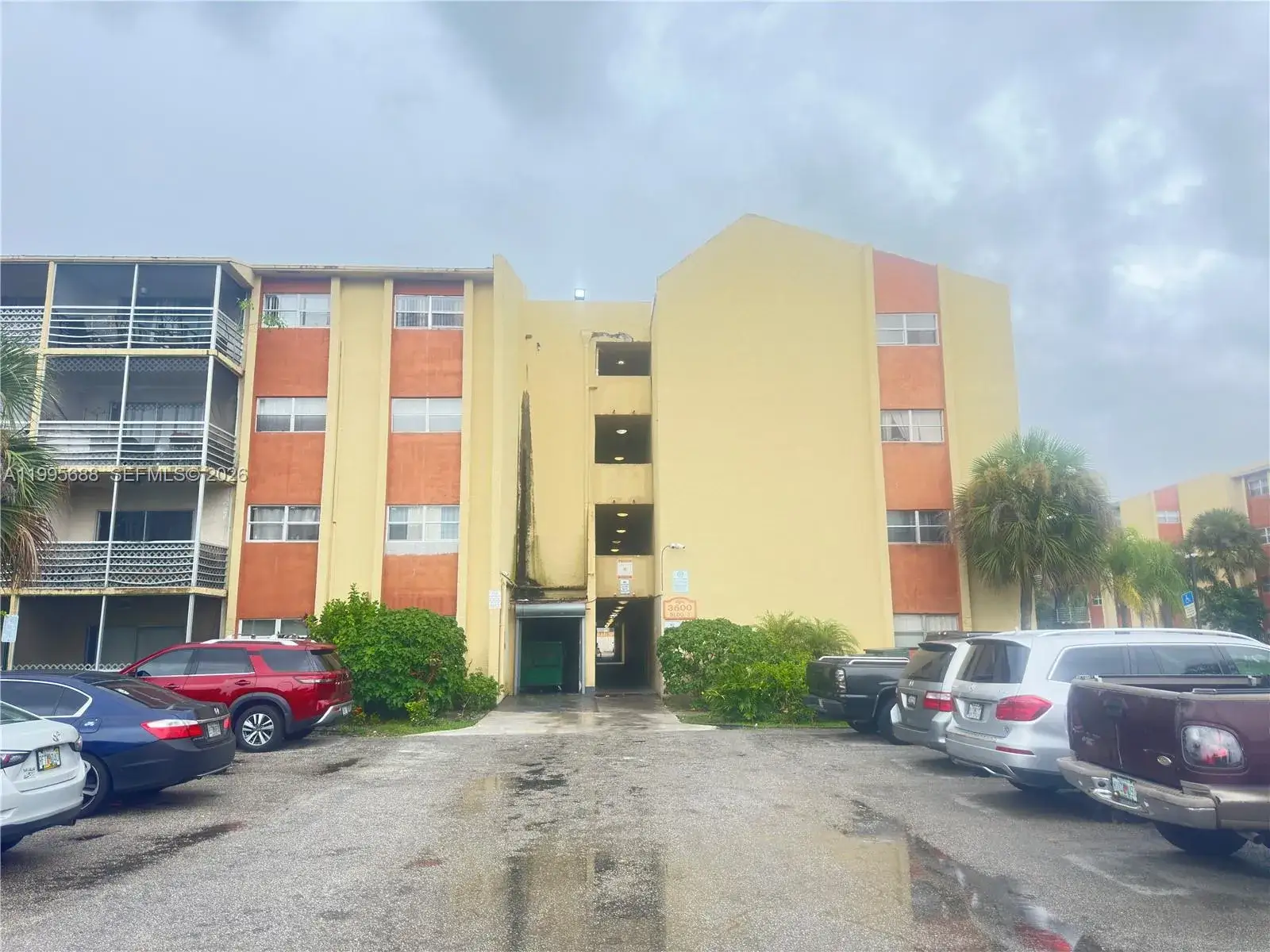 2 bedroom 2 bath Residential for sale at 3600 NW 21st St # 309, Lauderdale Lakes FL 33311