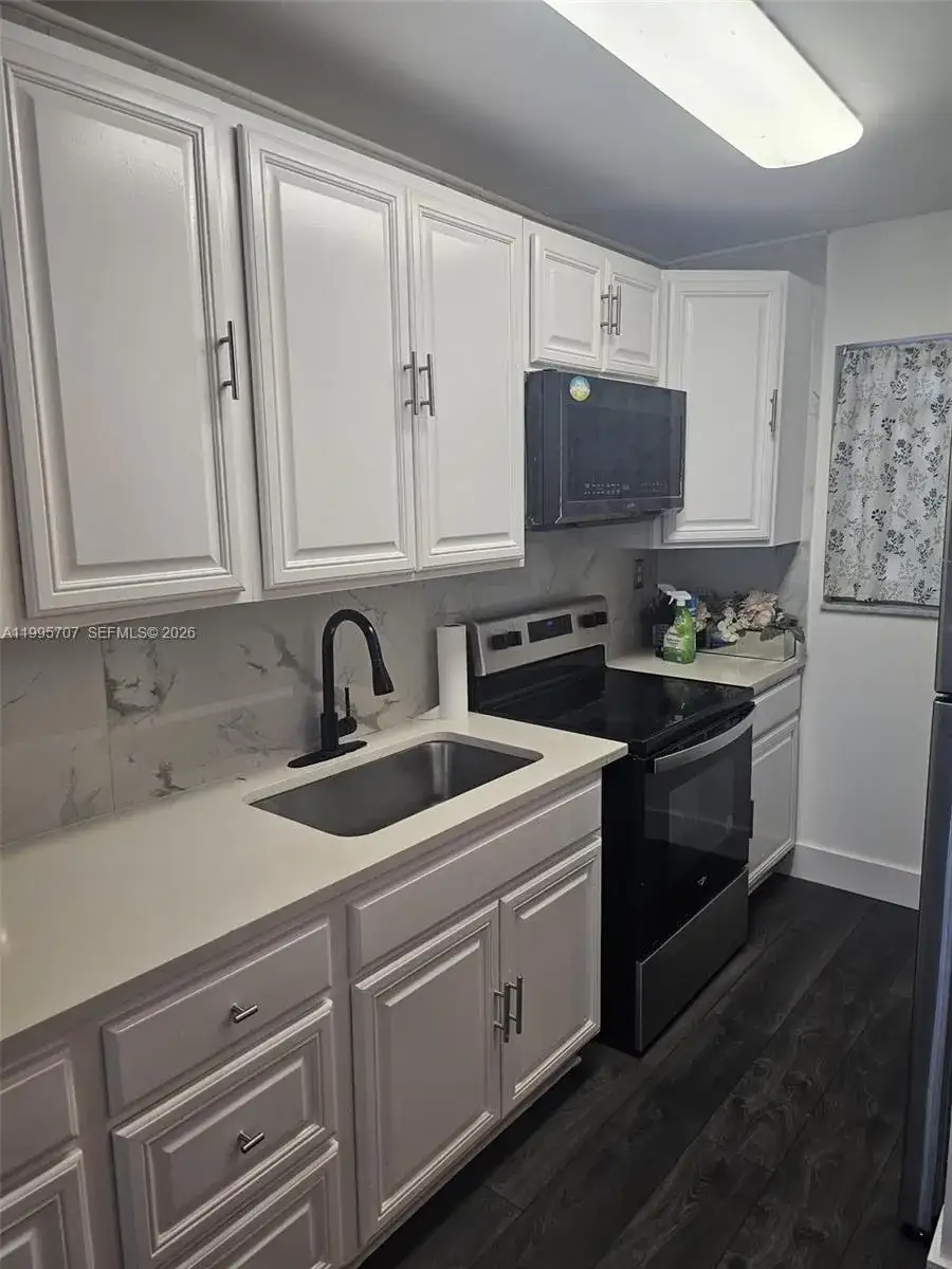 2 bedroom 2 bath Residential for sale at 6055 W 19th Ave # 209, Hialeah FL 33012