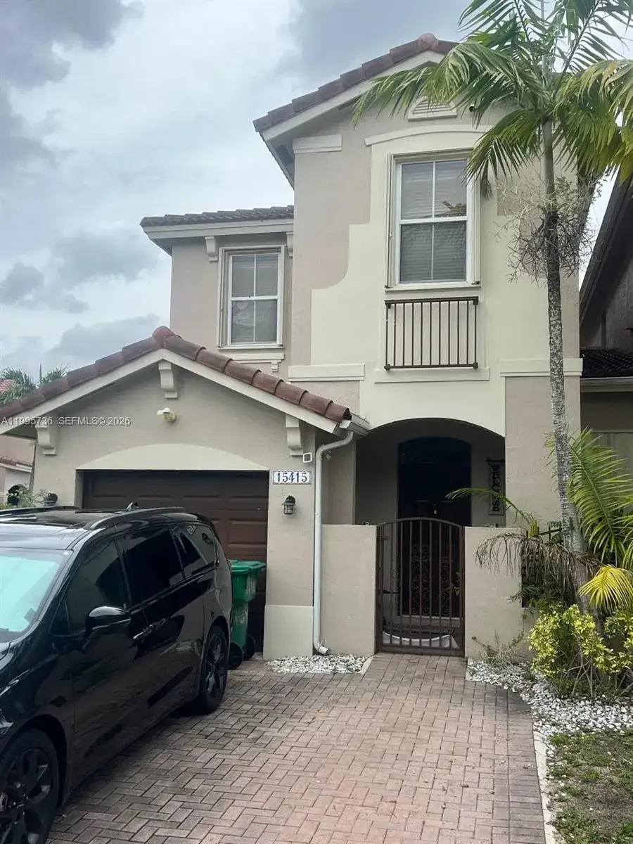3 bedroom 2 bath Residential for sale at 15415 SW 9th Way, Miami FL 33194