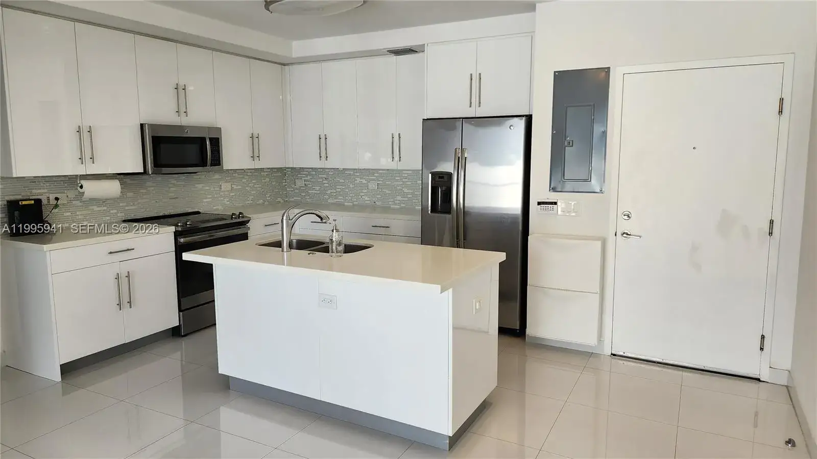 2 bedroom 2 bath Residential Lease for rent at 2651 NE 212th Ter # 306, Miami FL 33180