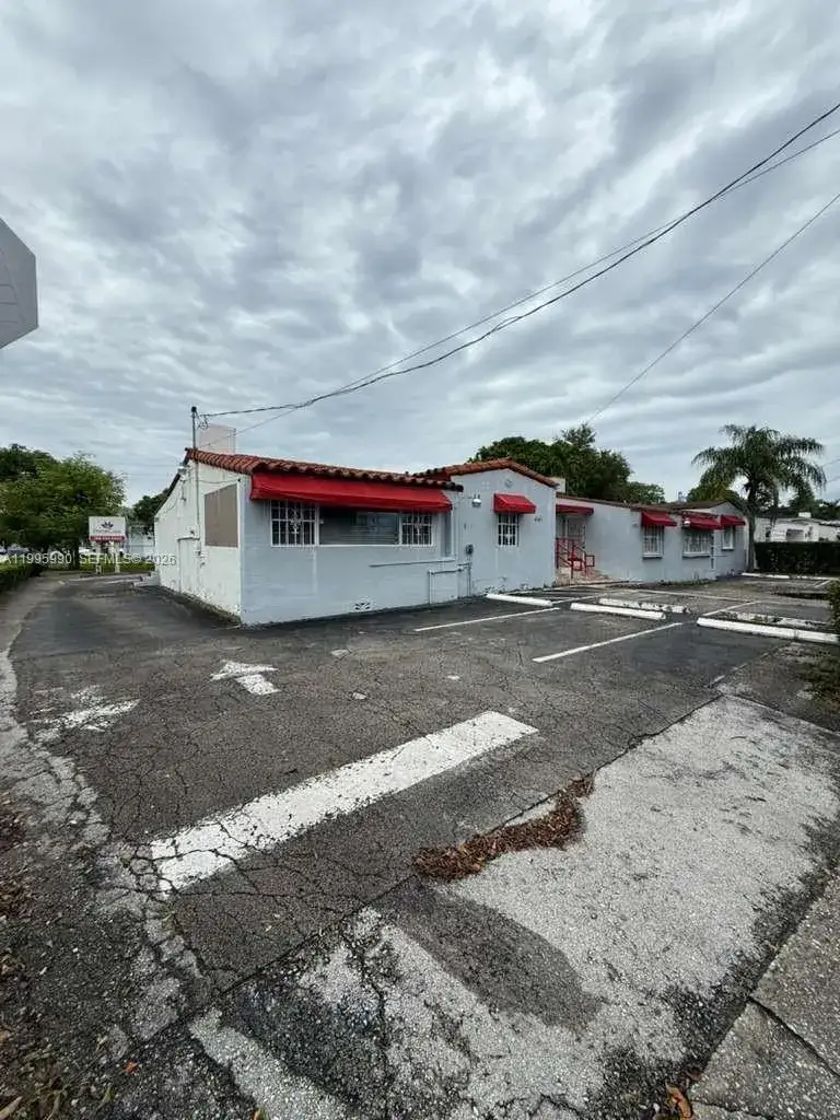 Commercial Sale for sale at 4141 SW 6th St, Miami FL 33134