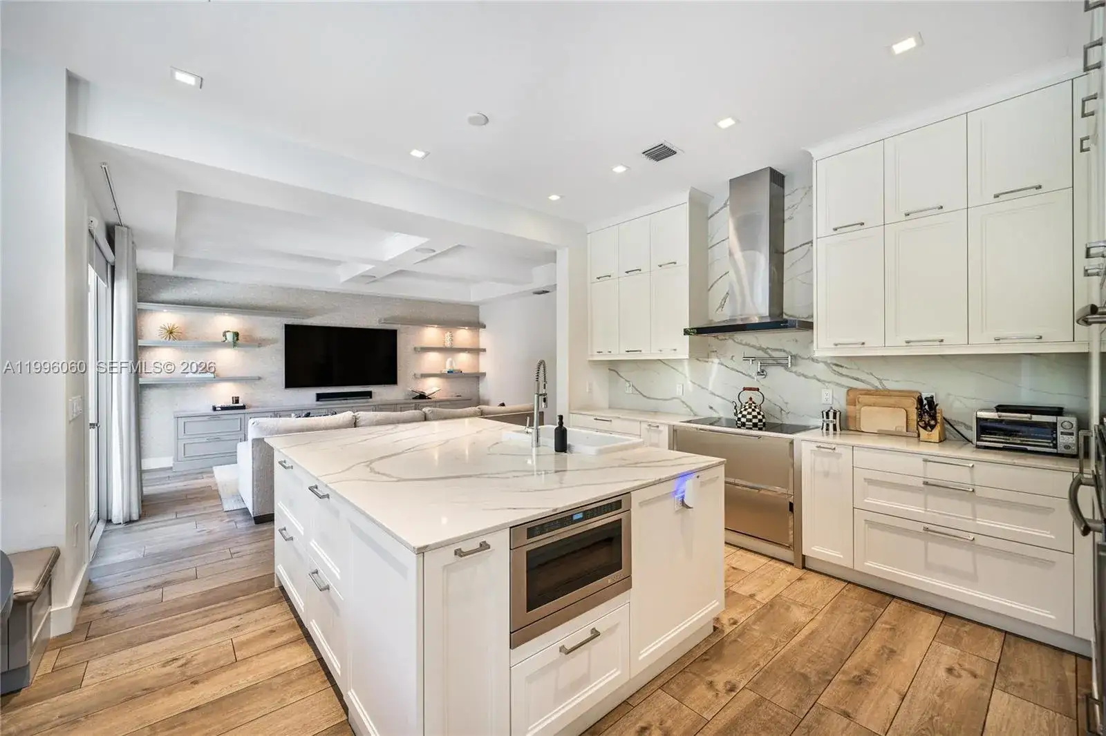 3 bedroom 3 bath Residential for sale at 3703 NE 199th St, Aventura FL 33180