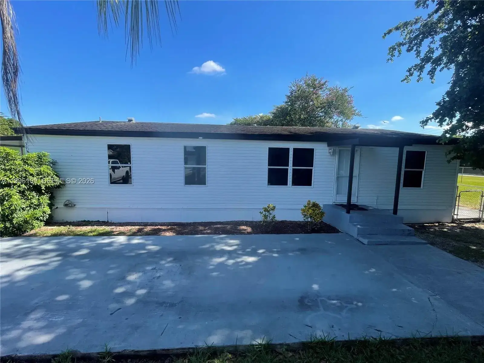 3 bedroom 2 bath Residential for sale at 19800 SW 180th Ave unit 394, Miami FL 33187