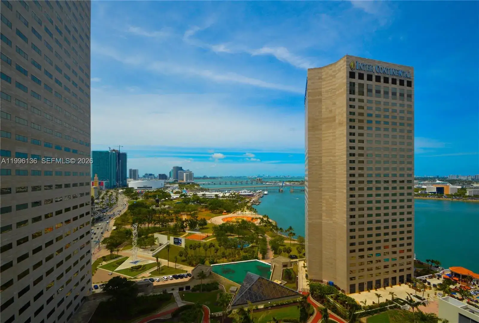 1 bath Residential Lease for rent at 325 S Biscayne Blvd # 2320, Miami FL 33131