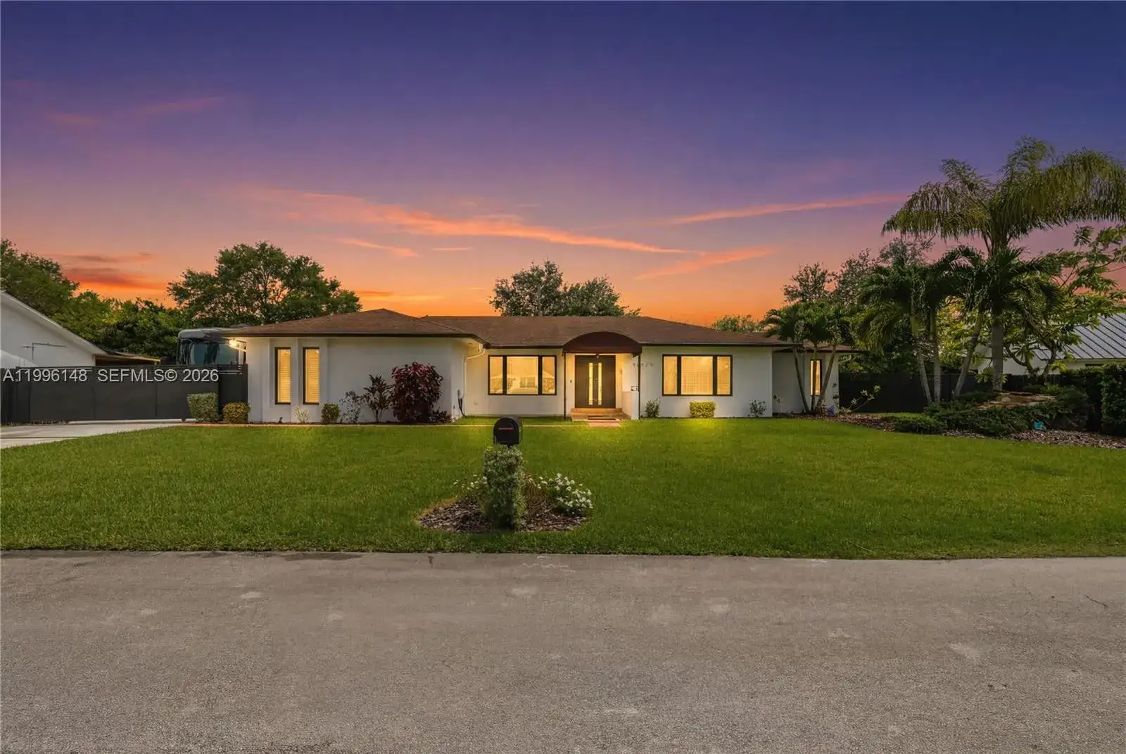 3 bedroom 2 bath Residential for sale at 10625 SW 79th Pl, Miami FL 33156