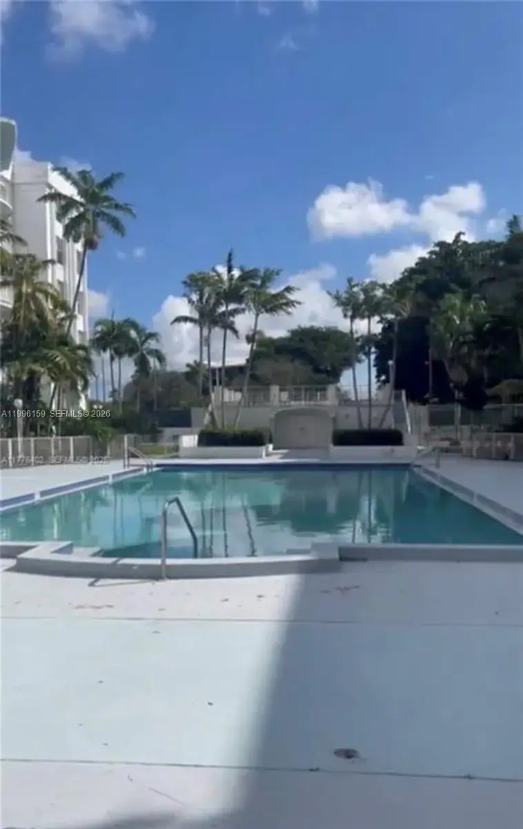 1 bedroom 1 bath Residential for sale at 496 NW 165th St Rd # 611, Miami FL 33169