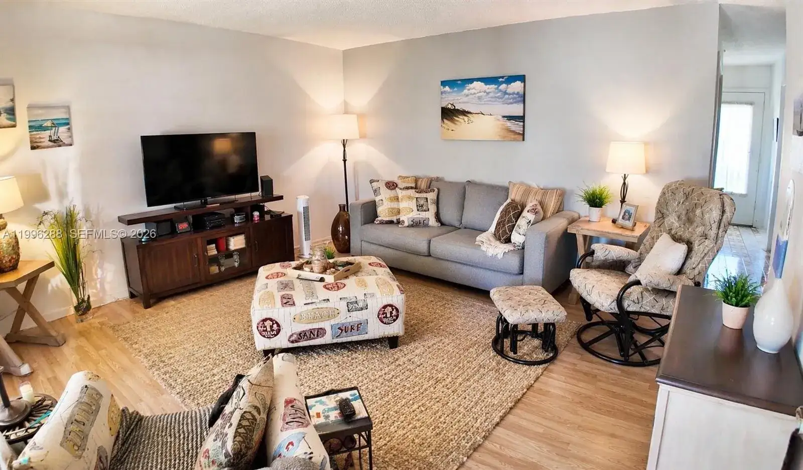 1 bedroom 1 bath Residential for sale at 16900 NE 14th Ave # 305, Miami FL 33162