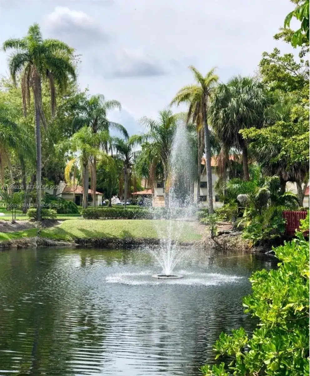 3 bedroom 2 bath Residential for sale at 9885 Nob Hill Ct # 9885, Sunrise FL 33351