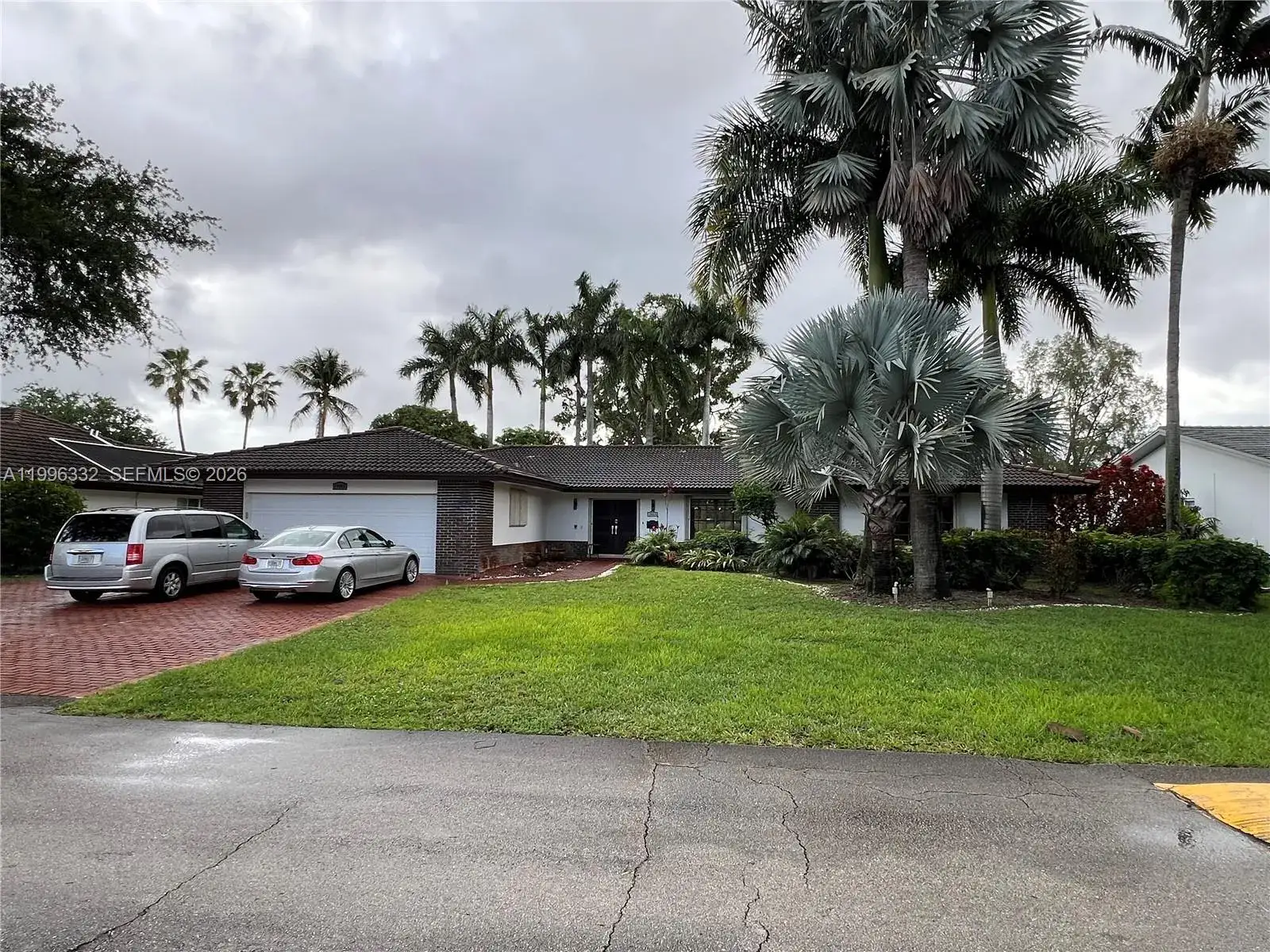 4 bedroom 4 bath Residential for sale at 19265 E Saint Andrews Dr, Hialeah FL 33015