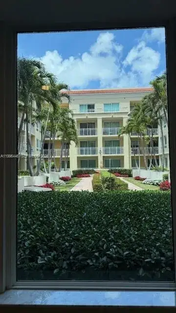 2 bedroom 2 bath Residential for sale at 7350 SW 89th St # 1102S, Miami FL 33156