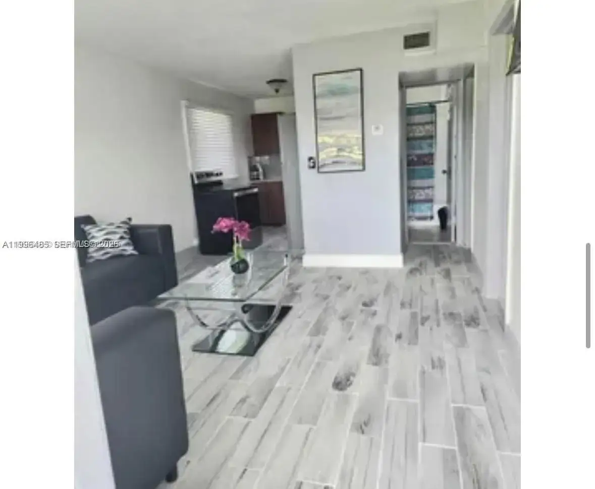 2 bedroom 1 bath Residential Lease for rent at 715 NW 7th Ave # 2, Hallandale Beach FL 33009