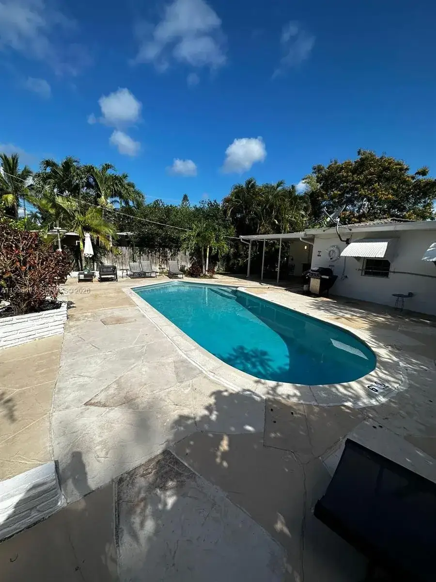 4 bedroom 2 bath Residential Lease for rent at 1448 Dewey St # 1448, Hollywood FL 33020