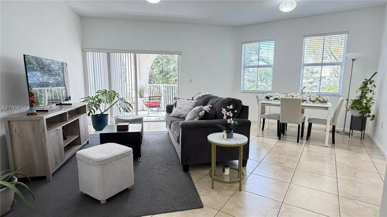 4 bedroom 2 bath Residential for sale at 11605 NW 89th St # 220, Doral FL 33178