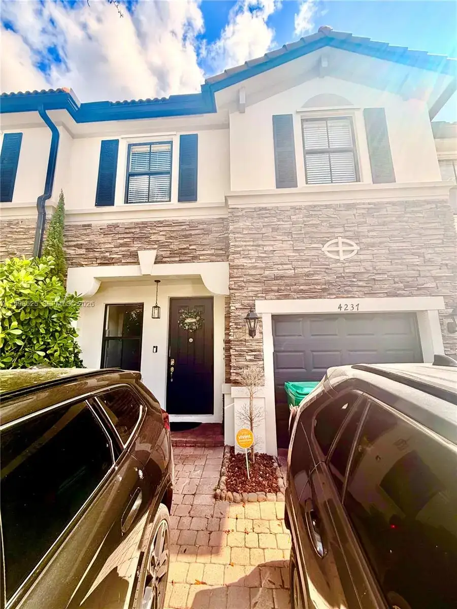 3 bedroom 2 bath Residential for sale at 4237 SW 164th Path # 4237, Miami FL 33185