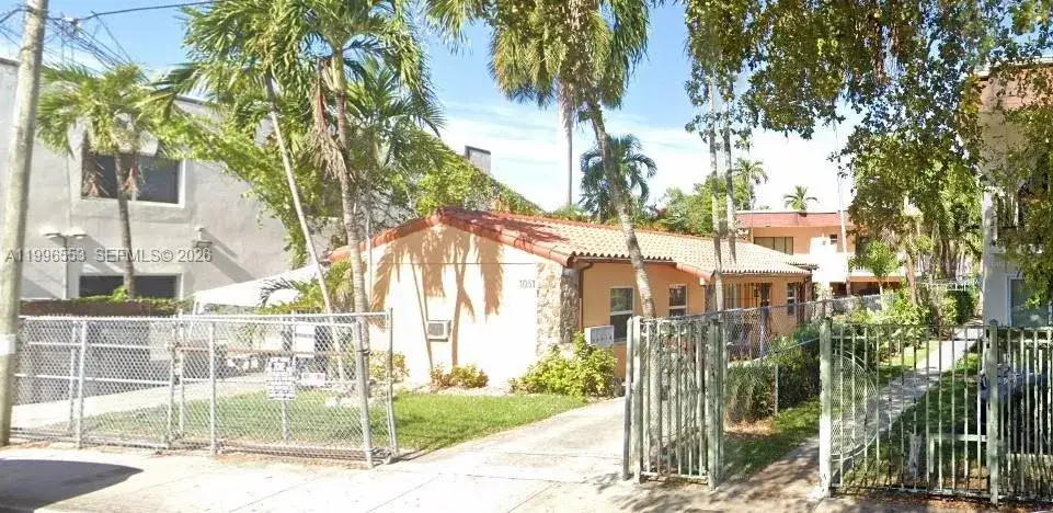 1 bedroom 1 bath Residential Lease for rent at 1051 SW 3rd St # 3, Miami FL 33130