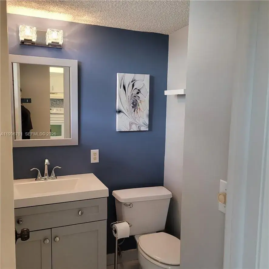 1 bedroom 1 bath Residential Lease for rent at 3774 Inverrary Blvd # 206P, Lauderhill FL 33319