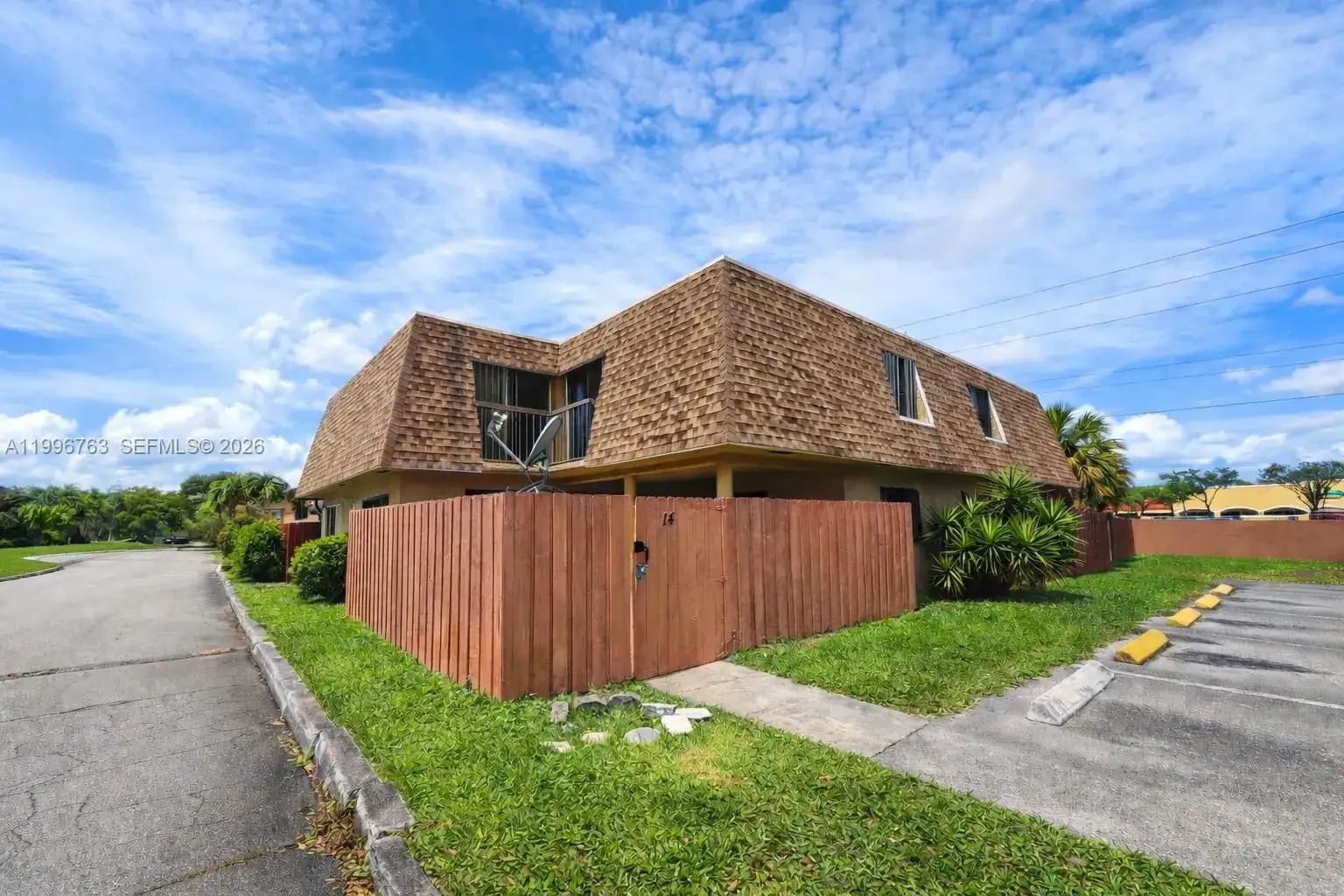 3 bedroom 2 bath Residential for sale at 2455 W 67th Pl # 14, Hialeah FL 33016