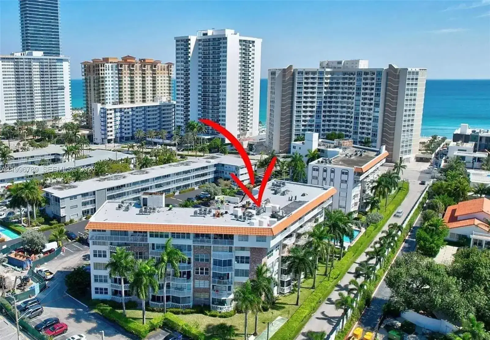 1 bedroom 1 bath Residential for sale at 3181 S Ocean Dr, Hallandale Beach FL 33009