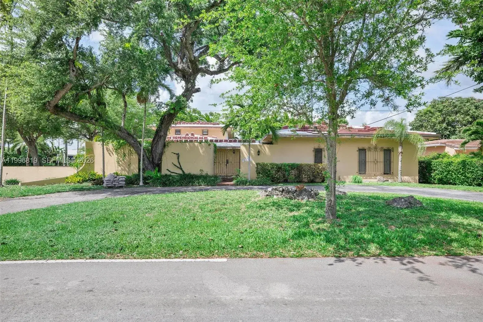 5 bedroom 5 bath Residential for sale at 1545 Cantoria Ave, Coral Gables FL 33146