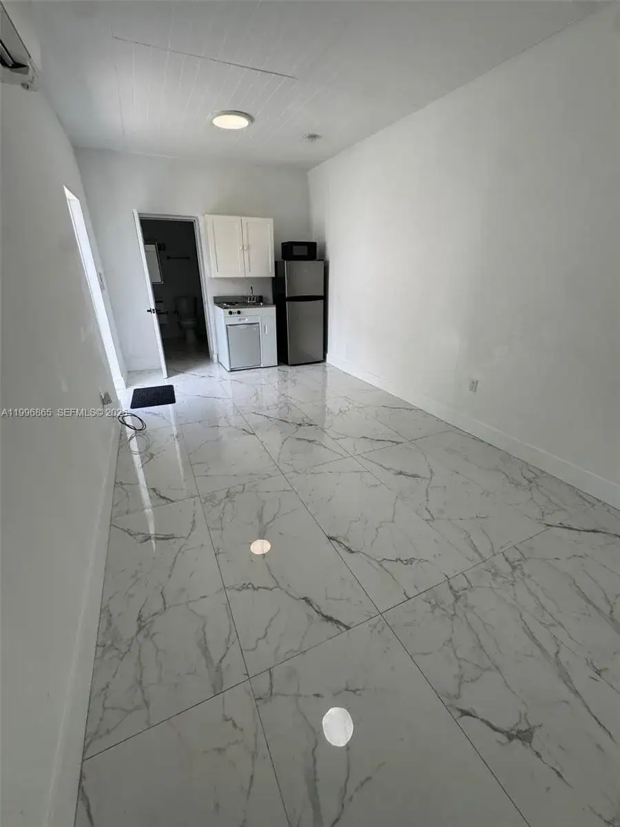 1 bath Residential Lease for rent at 1011 NW 145th St # 1, Miami FL 33168