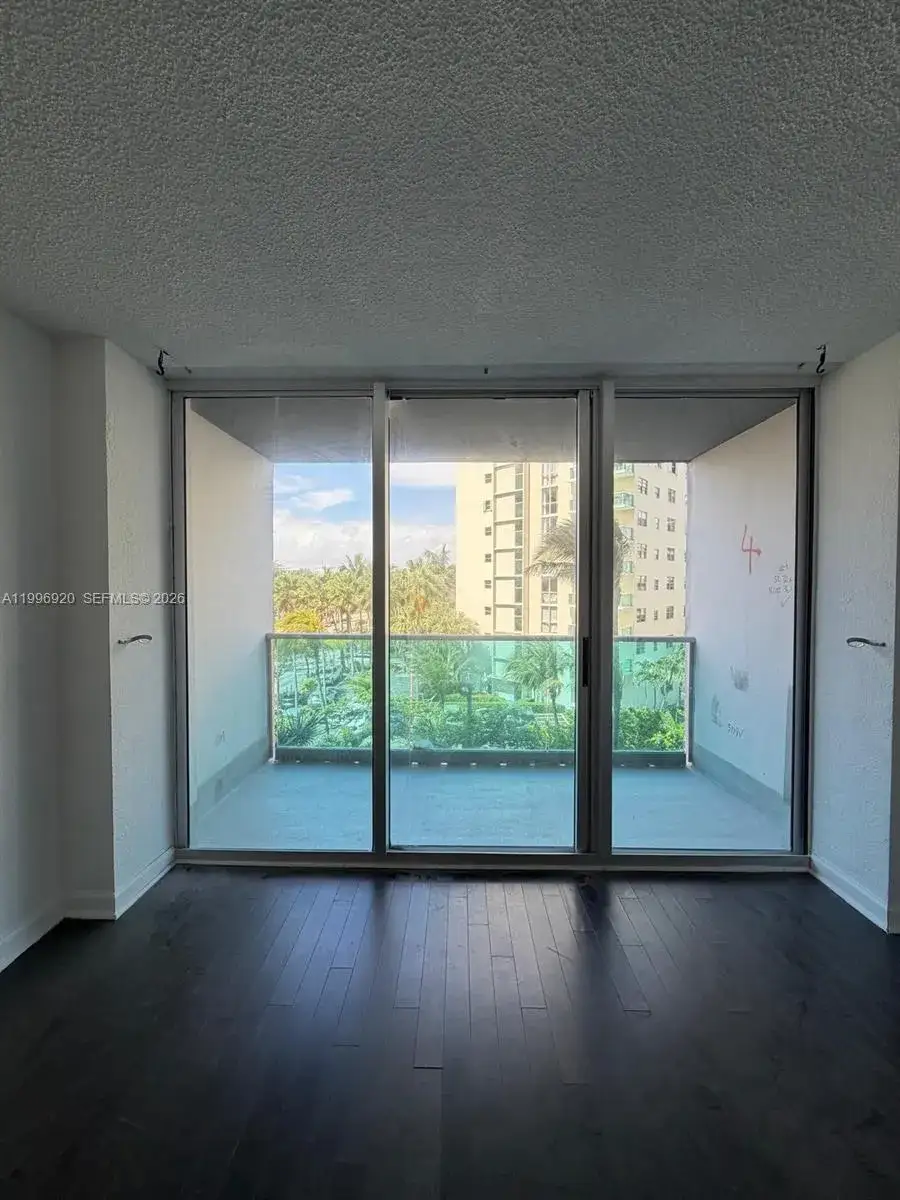 1 bedroom 1 bath Residential Lease for rent at 4001 S Ocean Dr # 4H, Hollywood FL 33019