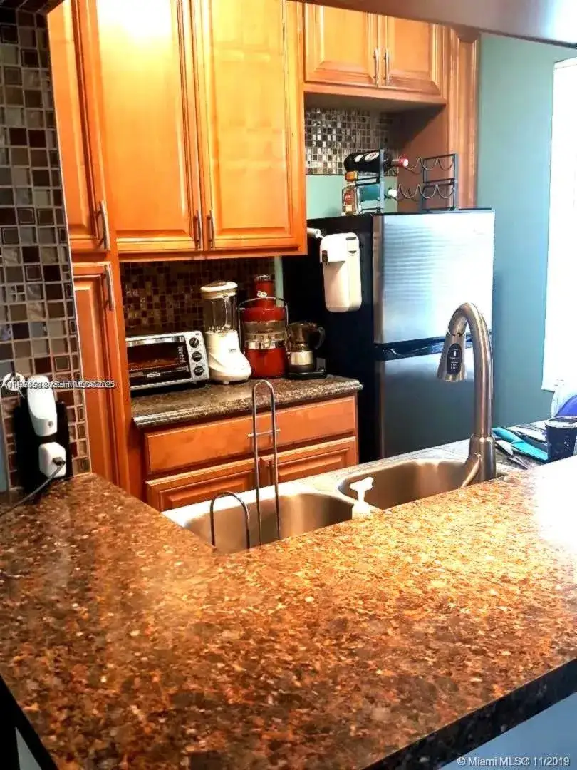 1 bedroom 1 bath Residential for sale at 2219 Polk St # 6A, Hollywood FL 33020