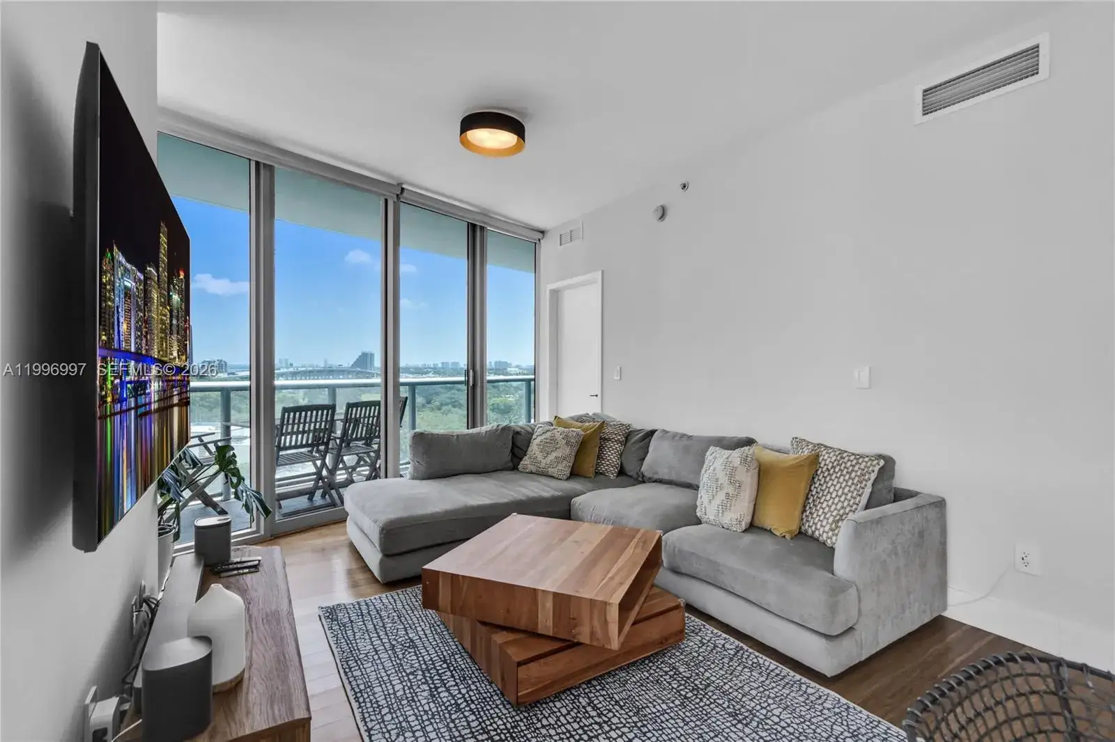 2 bedroom 2 bath Residential for sale at 888 Biscayne Boulevard # 812, Miami FL 33132
